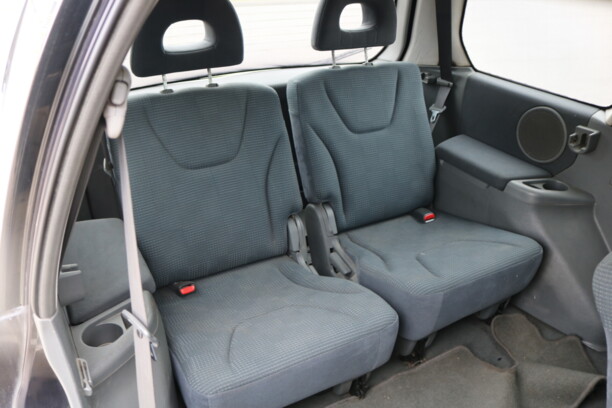Mitsubishi Space Wagon Typ N50, 7 мест, 2001 г.