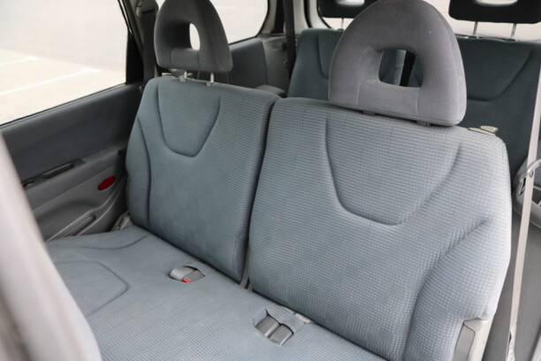 Mitsubishi Space Wagon Typ N50, 7 мест, 2001 г.