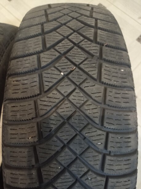 Легковые шины Pirelli Ice zero 185/65 R15 4 шт.