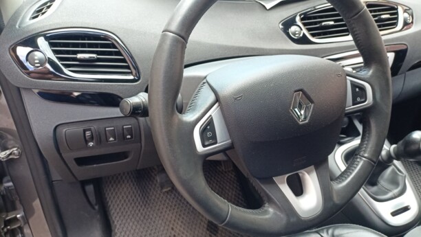 Renault Grand Scenic III · Рестайлинг, 7 мест, 2012 г.
