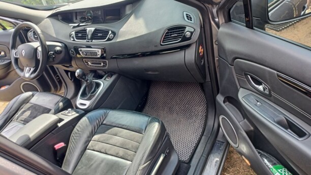 Renault Grand Scenic III · Рестайлинг, 7 мест, 2012 г.