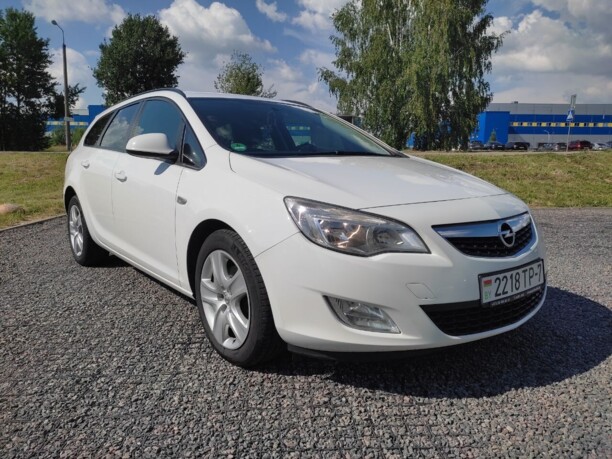Opel Astra J, 2011 г.