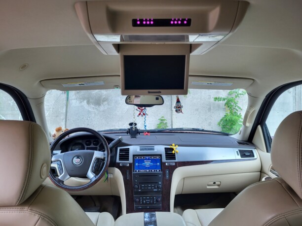 Cadillac Escalade III, 7 мест, 2007 г.