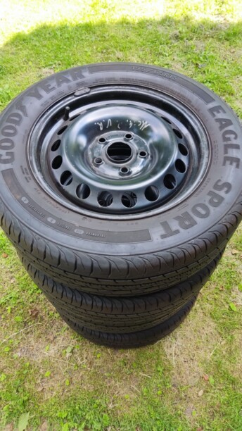 Легковые шины GoodYear 195/65 R15 4 шт.