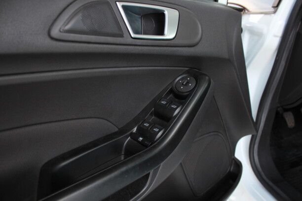 Ford Fiesta VI · Рестайлинг, 2015 г.
