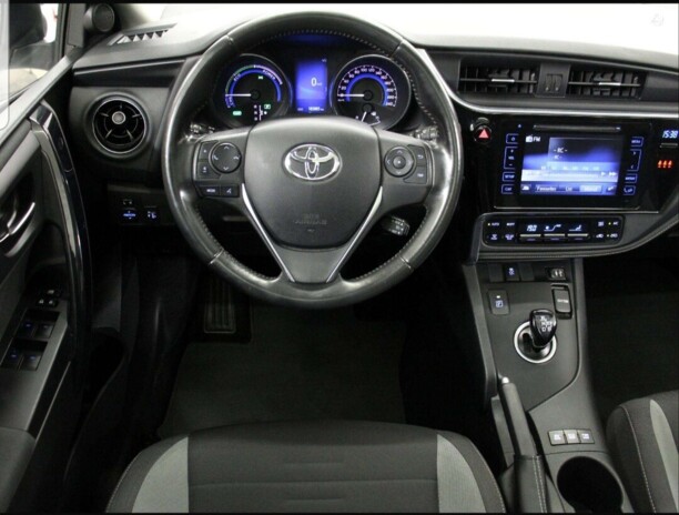 Toyota Auris II (E180) · Рестайлинг, 2015 г.