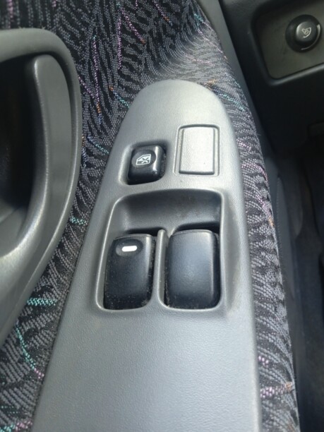 Mitsubishi Colt V, 1999 г.
