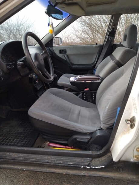 Mazda 323F, 1990 г.
