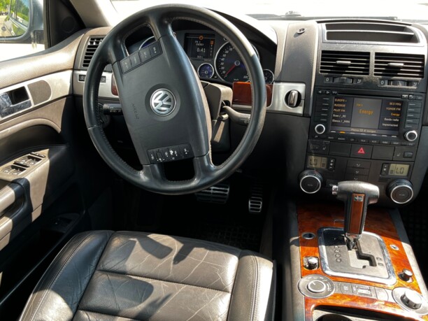 Volkswagen Touareg I, 2003 г.