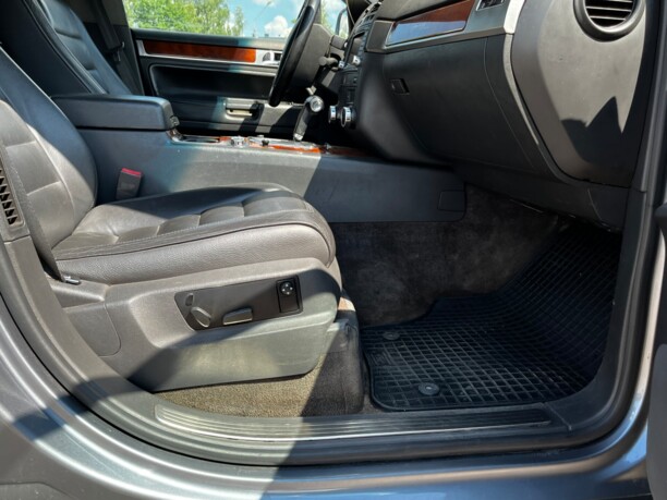 Volkswagen Touareg I, 2003 г.