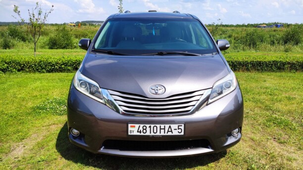 Toyota Sienna III (XL30) · Рестайлинг, 7 мест, 2017 г.