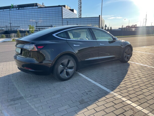 Tesla Model 3, 2018 г.