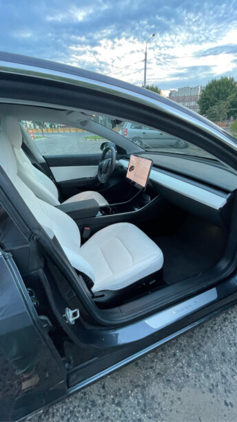 Tesla Model 3, 2018 г.