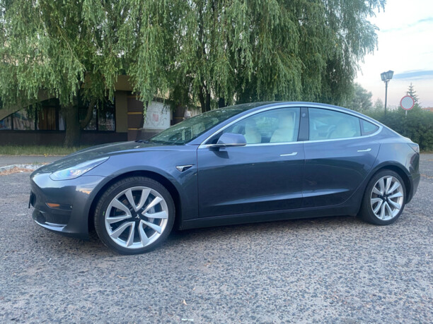 Tesla Model 3, 2018 г.