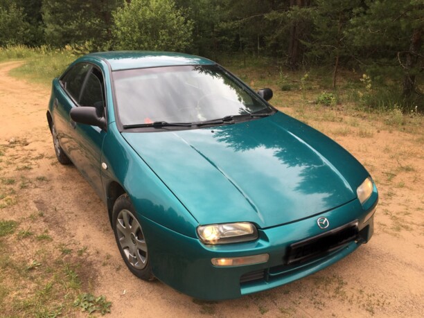 Mazda 323F, 1998 г.