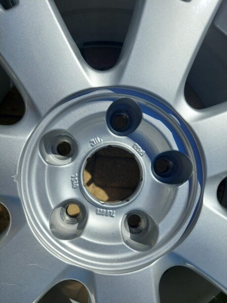 Dunlop 10x18 5x120 4 шт.