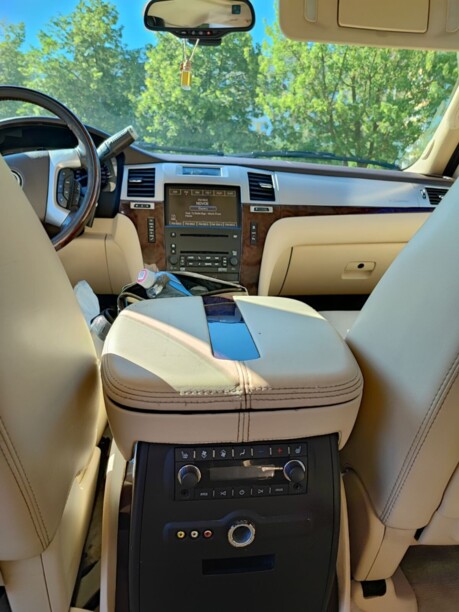 Cadillac Escalade III, 7 мест, 2007 г.