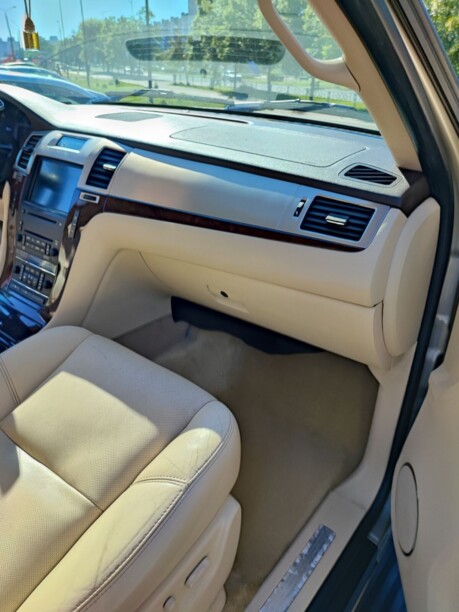 Cadillac Escalade III, 7 мест, 2007 г.