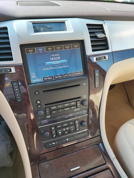 Cadillac Escalade III, 7 мест, 2007 г.