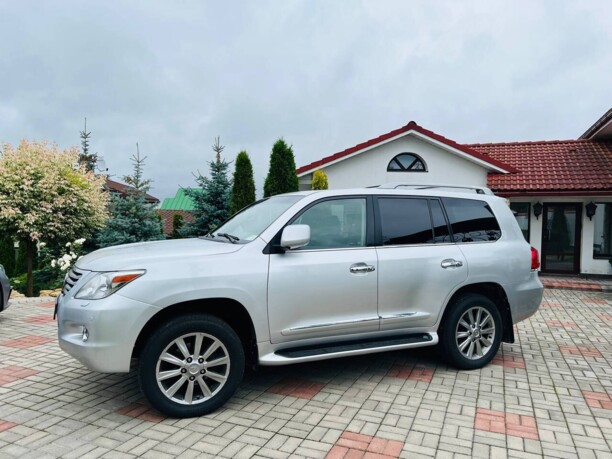 Lexus LX III, 7 мест, 2010 г.