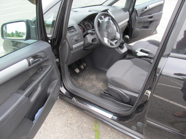 Opel Zafira B · Рестайлинг, 7 мест, 2010 г.