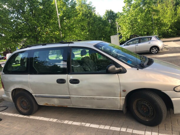 Chrysler Voyager III, 7 мест, 2000 г.