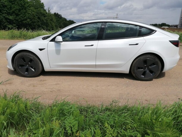 Tesla Model 3, 2021 г.