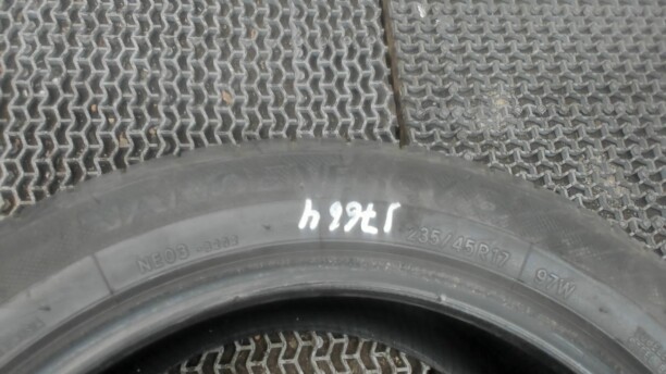 Легковые шины Toyo NanoEnergy3 235/45 R17 1 шт.
