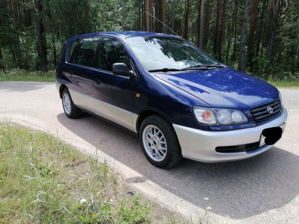 Toyota Picnic, 7 мест, 1998 г.