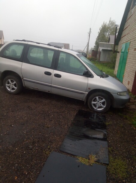 Chrysler Voyager III, 7 мест, 1999 г.
