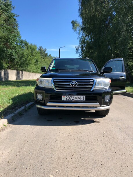 Toyota Land Cruiser J200, 7 мест, 2011 г.