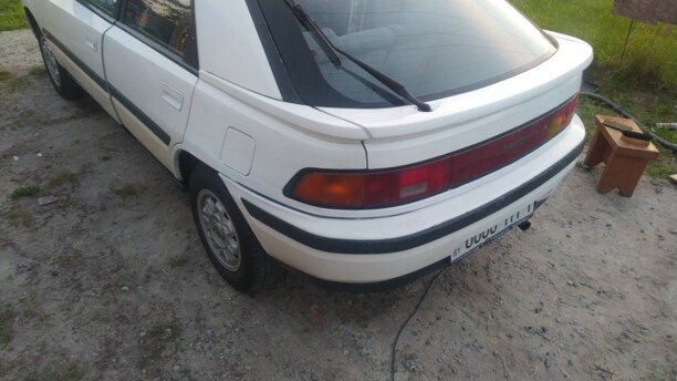 Mazda 323F, 1990 г.