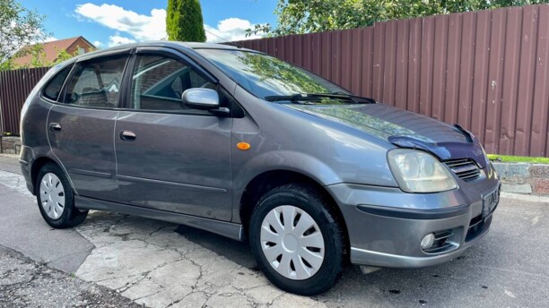 Nissan Almera Tino, 2004 г.
