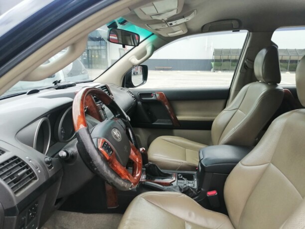 Toyota Land Cruiser Prado J150, 7 мест, 2010 г.