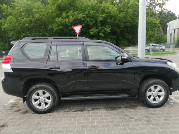 Toyota Land Cruiser Prado J150, 7 мест, 2010 г.