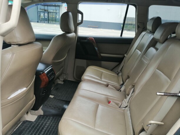 Toyota Land Cruiser Prado J150, 7 мест, 2010 г.
