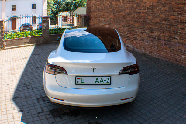 Tesla Model 3, 2021 г.