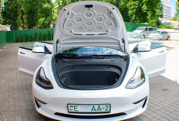 Tesla Model 3, 2021 г.