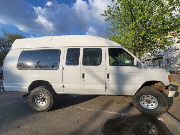 Ford Econoline III, 2001 г.