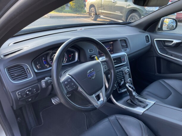 Volvo V60 I · Рестайлинг, 2018 г.