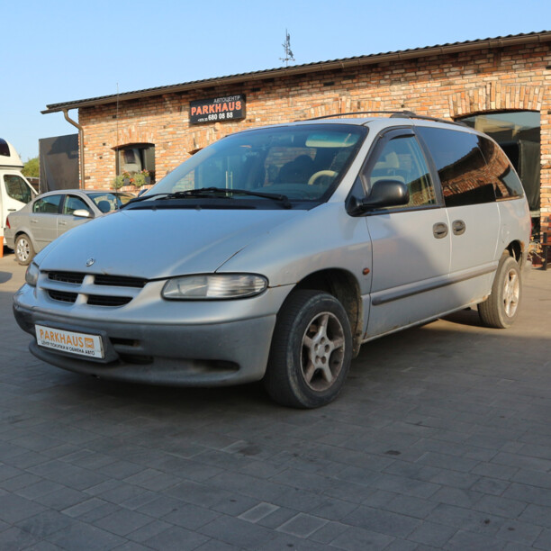 Chrysler Voyager III, 7 мест, 1999 г.