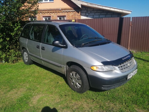 Chrysler Voyager III, 7 мест, 2000 г.