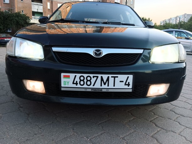 Mazda 323F, 1999 г.
