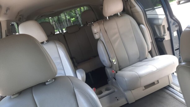 Toyota Sienna III (XL30), 7 мест, 2010 г.