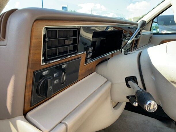 Lincoln Continental VIII, 1993 г.