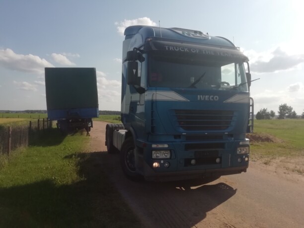 Iveco Stralis в сцепке с полуприцепом, 2004 г.