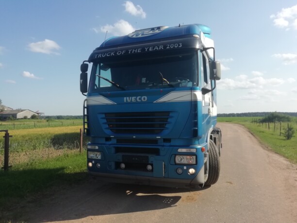 Iveco Stralis в сцепке с полуприцепом, 2004 г.