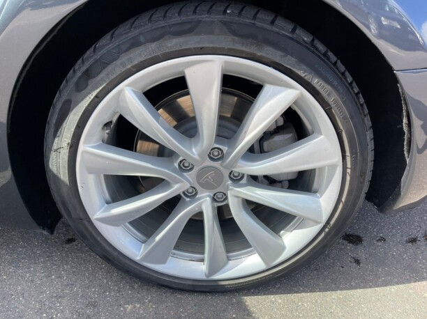 Tesla Model 3, 2019 г.