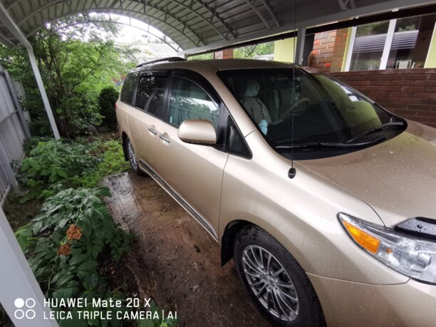 Toyota Sienna III (XL30), 7 мест, 2011 г.