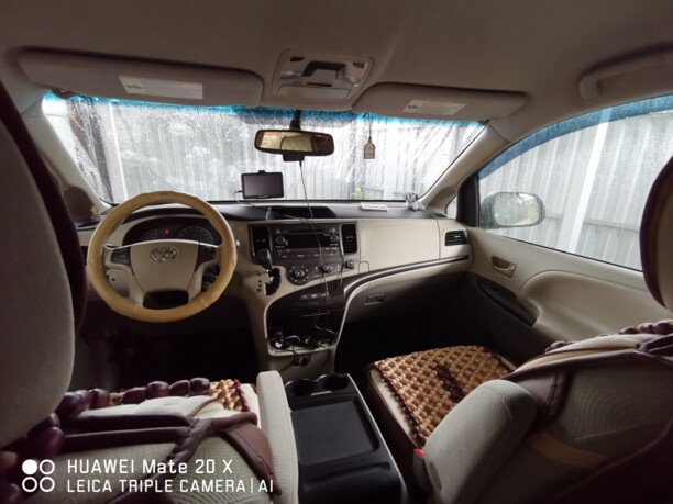 Toyota Sienna III (XL30), 7 мест, 2011 г.